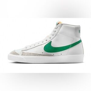 Men's size 8 Nike Blazer Mid ‘77 White and Green Sneakers